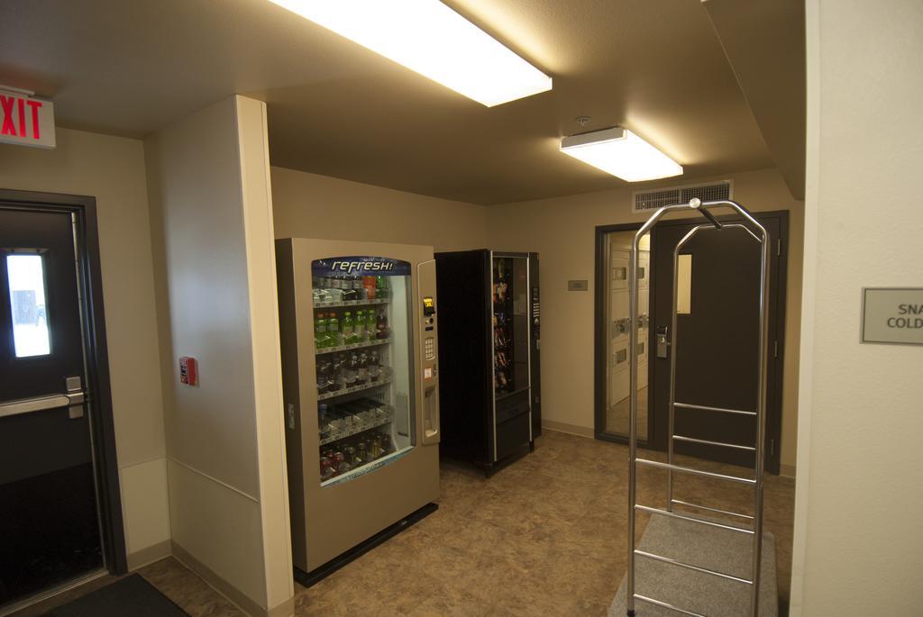 Woodspring Suites Williston Eksteriør bilde