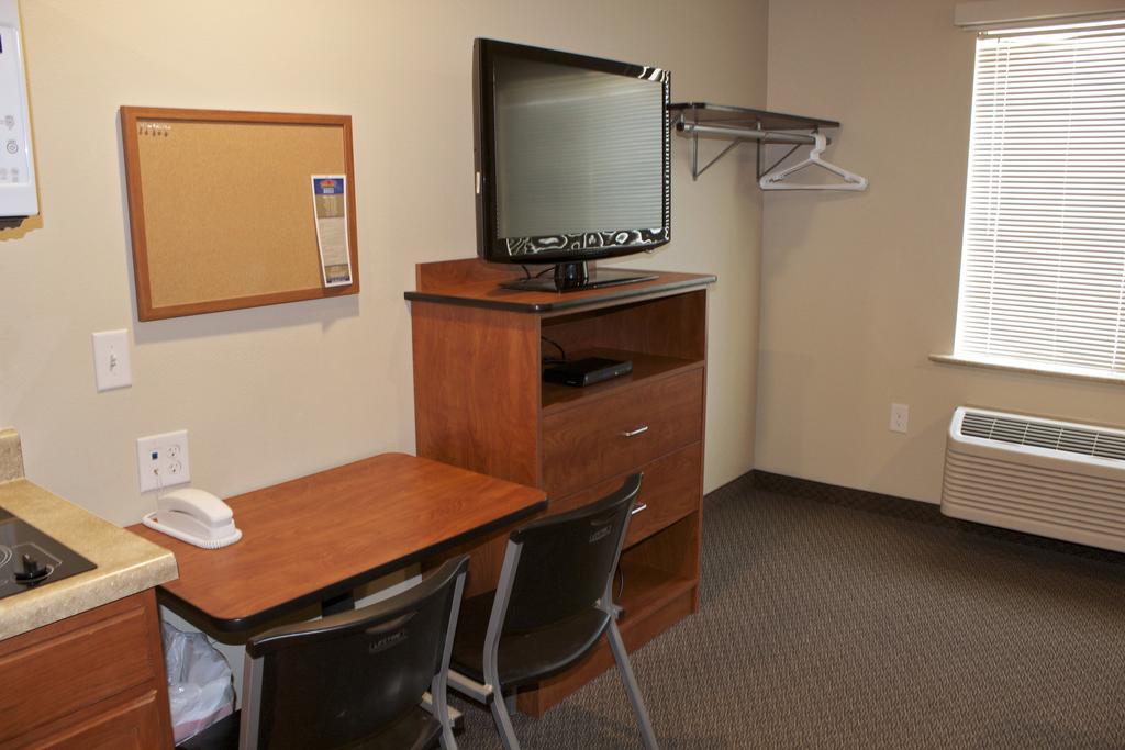 Woodspring Suites Williston Eksteriør bilde