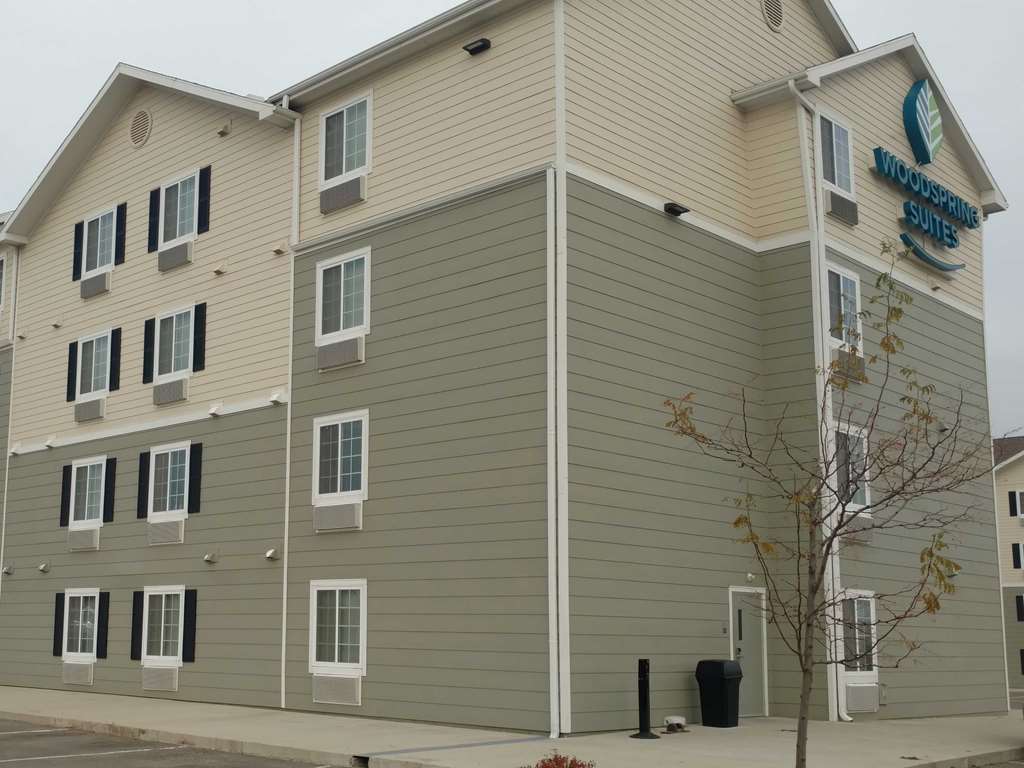 Woodspring Suites Williston Eksteriør bilde